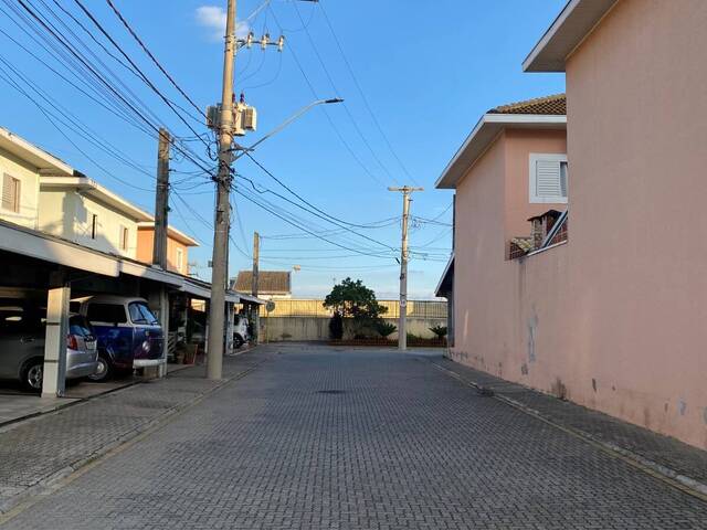 Casa para Venda em São José dos Campos - 4