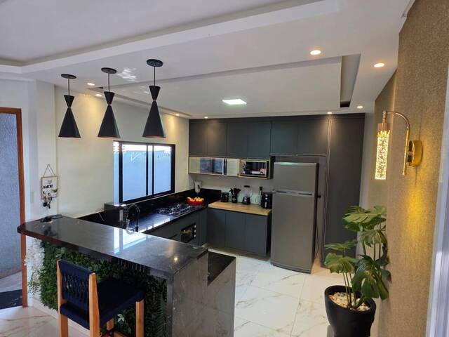 Casa para Venda em São José dos Campos - 4