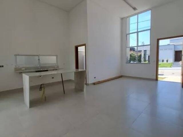 #75 - Casa para Venda em Caçapava - SP - 2