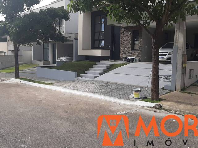 #77 - Casa para Venda em Caçapava - SP - 2