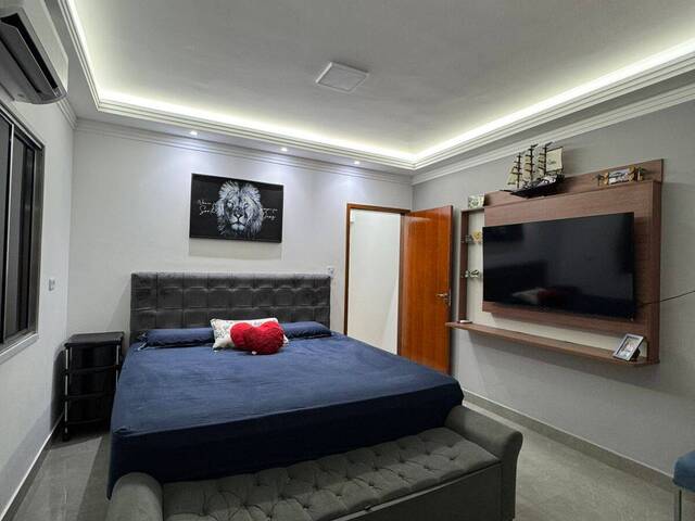 Casa para Venda em São José dos Campos - 4