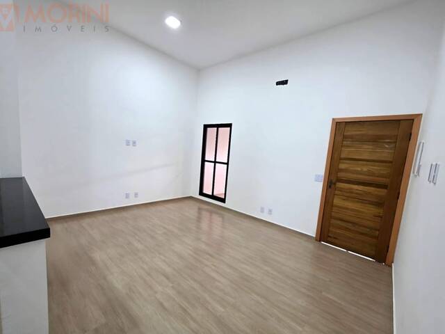 Casa para Venda em São José dos Campos - 4