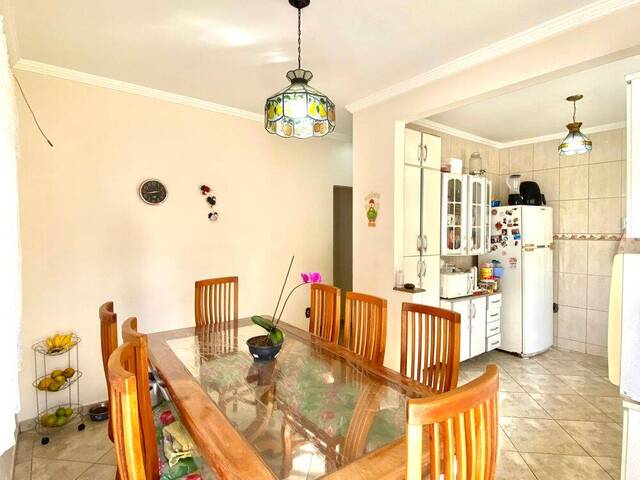 Casa para Venda em São José dos Campos - 5