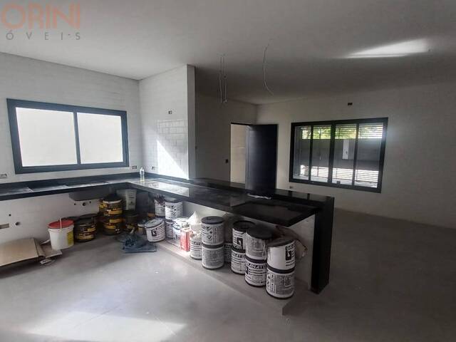 Casa para Venda em São José dos Campos - 3